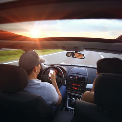מתחרה חדשה בענף הביטוח: חברת ליברה תציע ביטוחי רכב ודירה באינטרנט - תמונה מייצגת